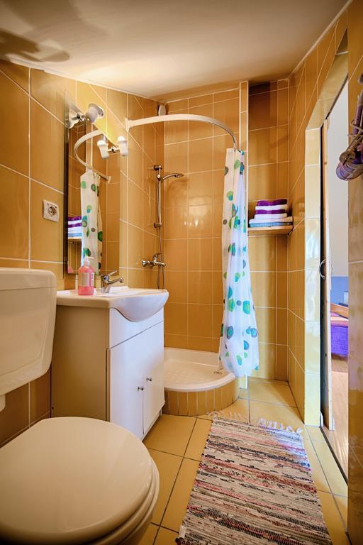 Apartments Villa Anka Komiza Luaran gambar