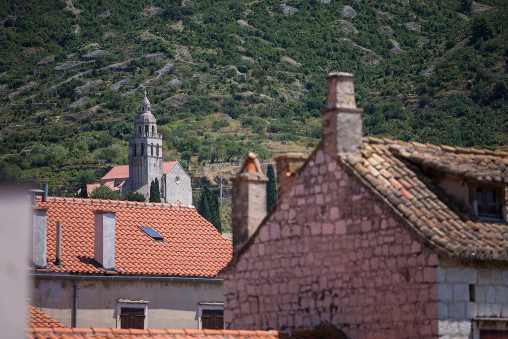Apartments Villa Anka Komiza Luaran gambar