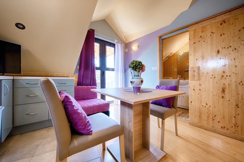 Apartments Villa Anka Komiza Luaran gambar