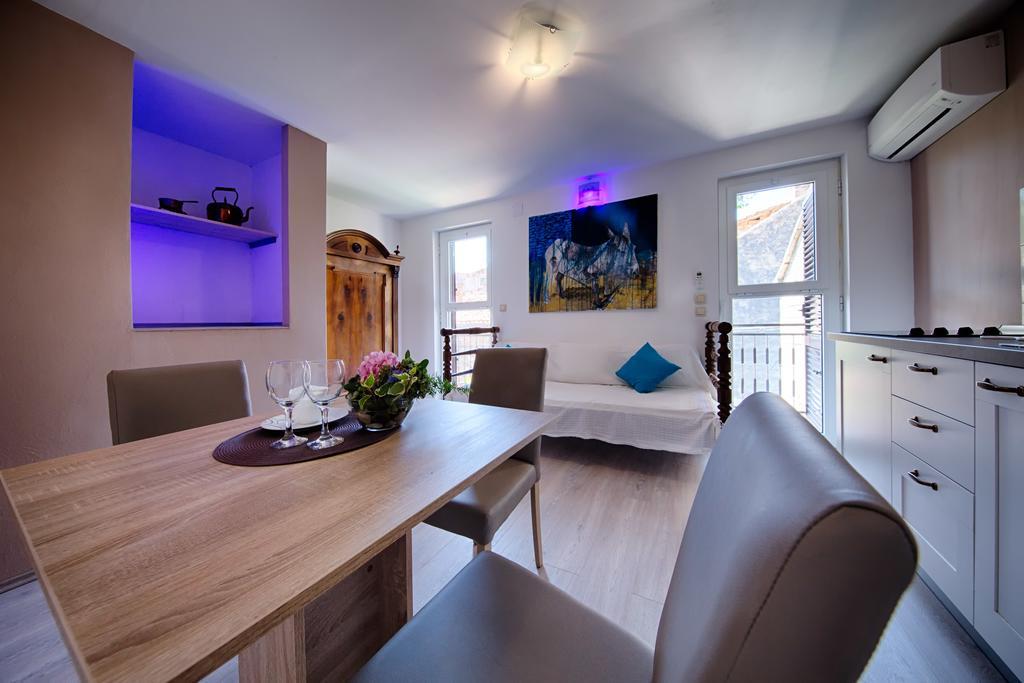 Apartments Villa Anka Komiza Luaran gambar