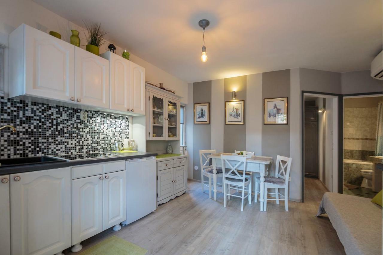 Apartments Villa Anka Komiza Luaran gambar