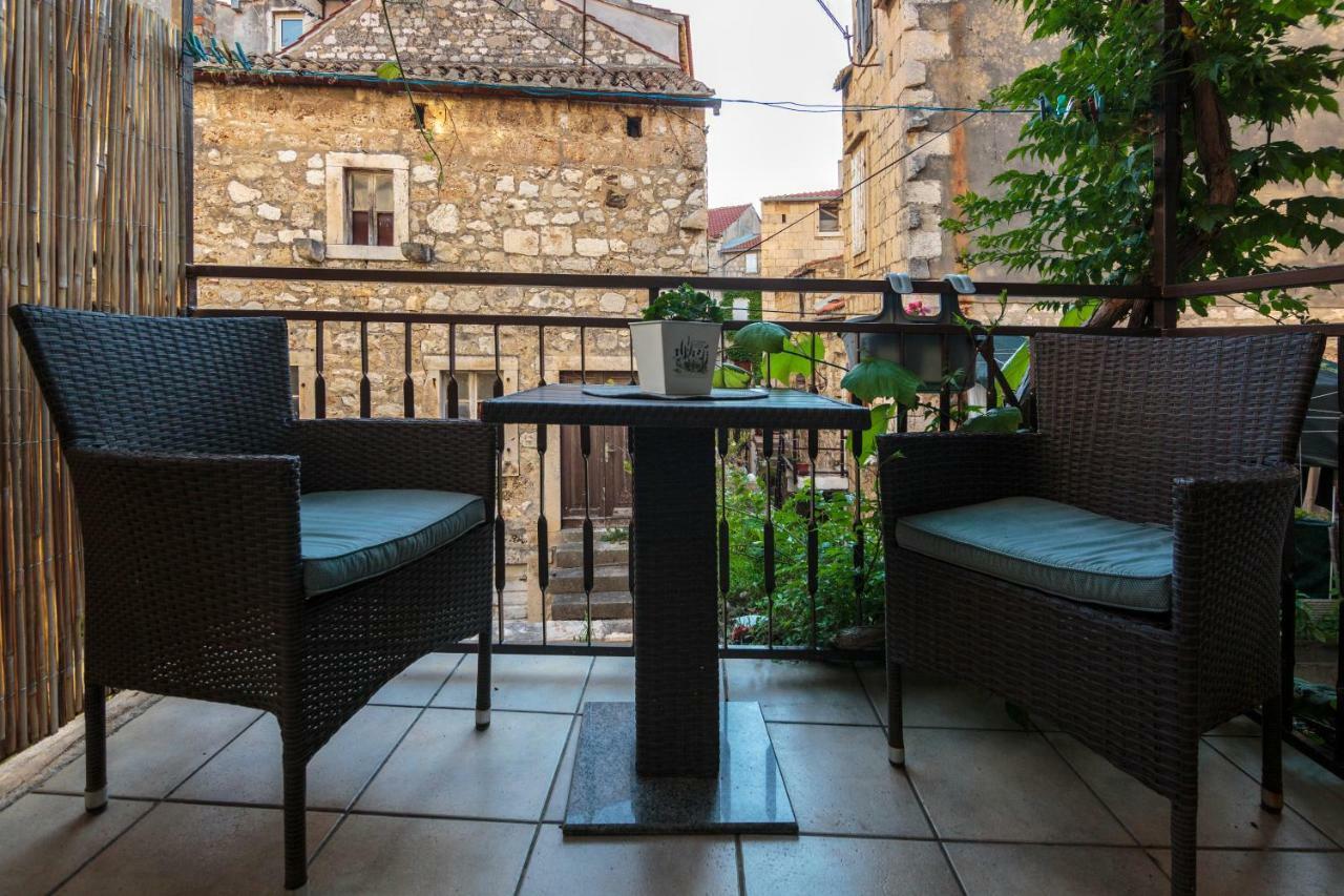 Apartments Villa Anka Komiza Luaran gambar